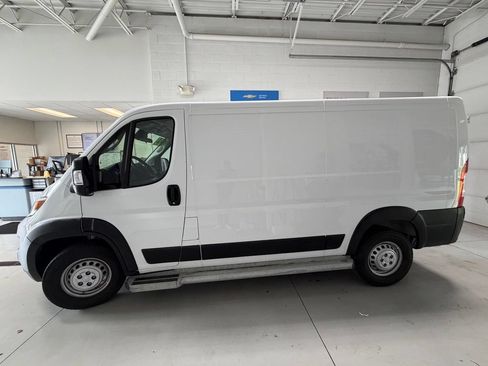 Used 2025 RAM ProMaster 2500 w/ U-Haul Equipment Group FWD image 4