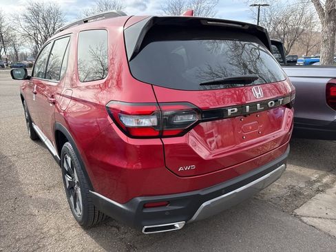 New 2026 Honda Pilot Touring image 3