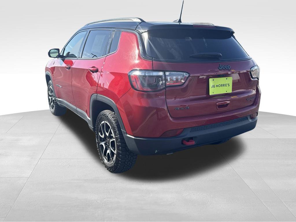 Used 2025 Jeep Compass Trailhawk AWD/4WD image 11