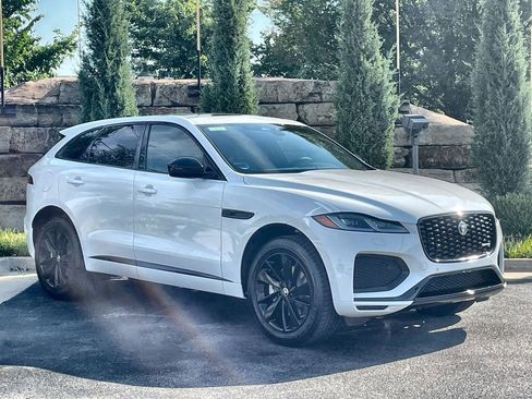 Used 2025 Jaguar F-PACE R-Dynamic S image 7