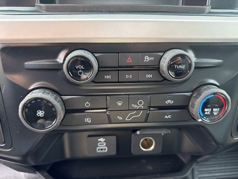 New 2025 Ford F250 XL w/ XL Chrome Package image 38