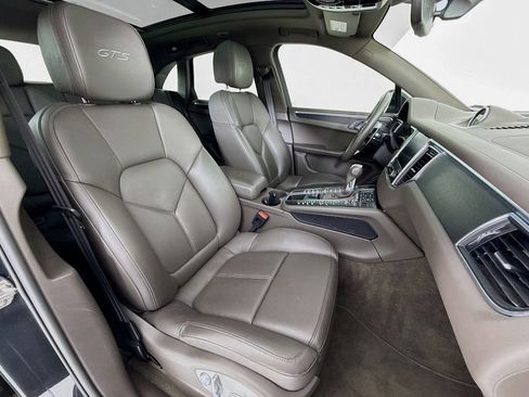 Certified 2017 Porsche Macan GTS image 34