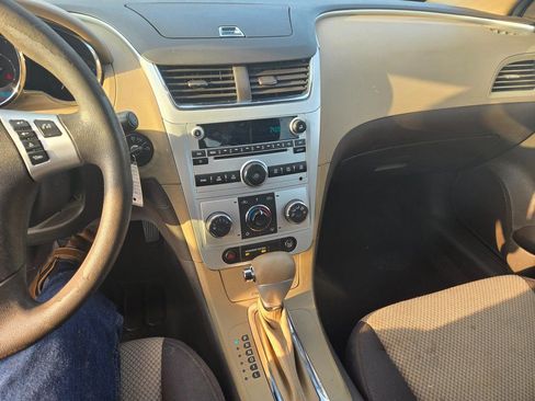 Used 2010 Chevrolet Malibu LS image 8