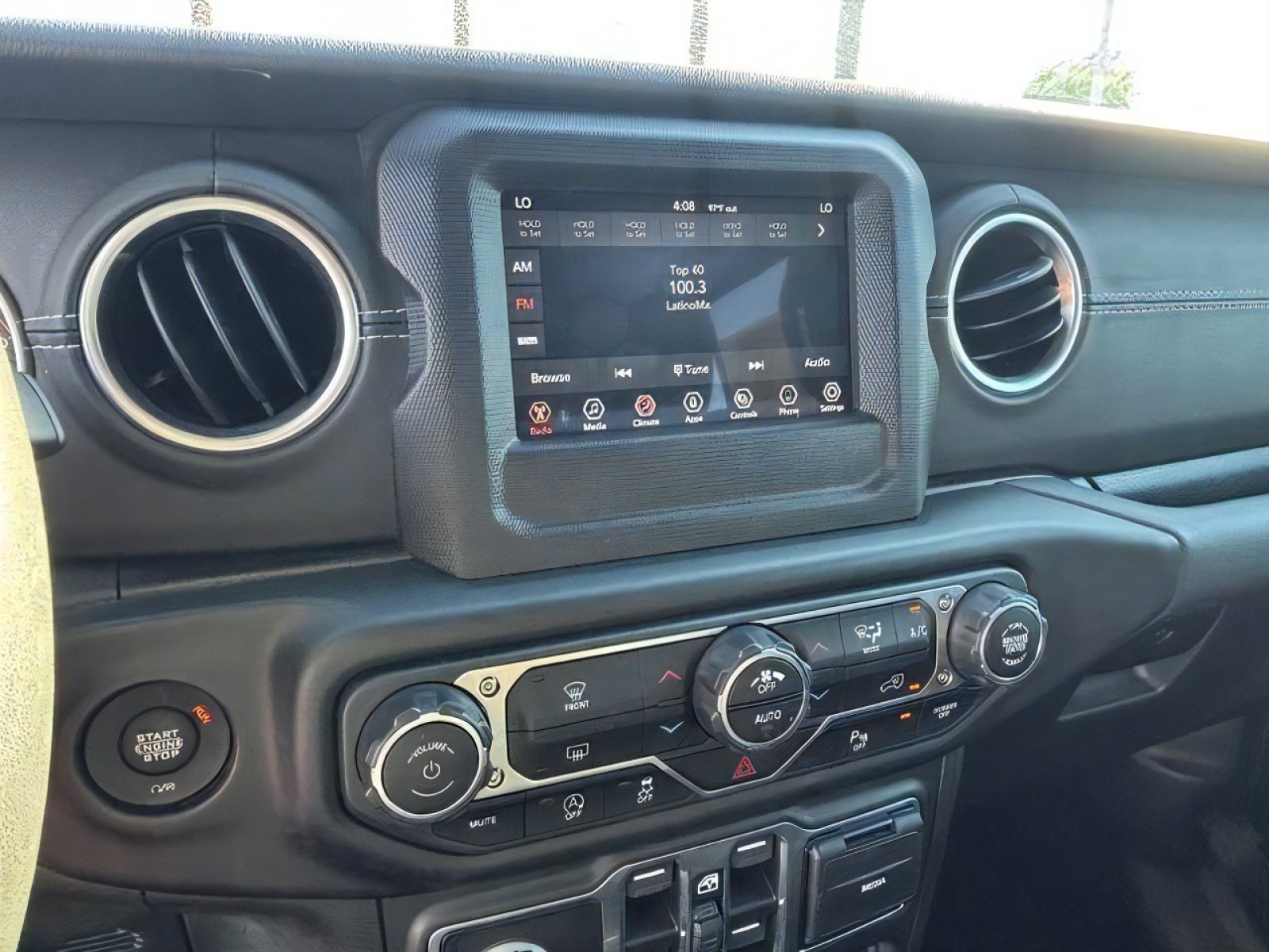 Used 2021 Jeep Wrangler Unlimited Sahara w/ Safety Group AWD/4WD image 14