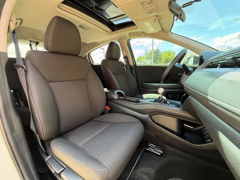 Used 2016 Honda HR-V EX image 4