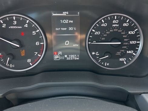 Used 2025 Subaru Crosstrek 2.5i Premium AWD/4WD image 9
