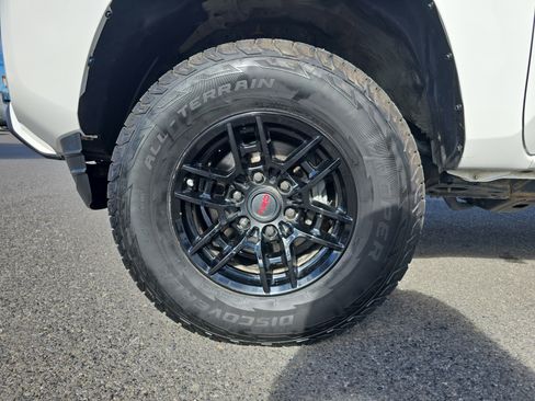 Used 2023 Toyota Tacoma SR image 11