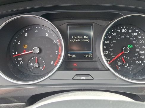Used 2018 Volkswagen Tiguan SE w/ 18" Alloy Wheels Package FWD image 19