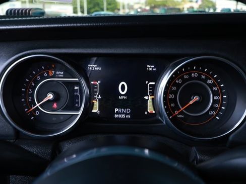 Used 2020 Jeep Gladiator Overland AWD/4WD image 12