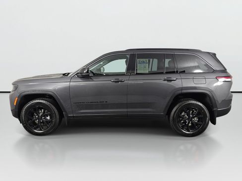 New 2026 Jeep Grand Cherokee Altitude AWD/4WD image 8