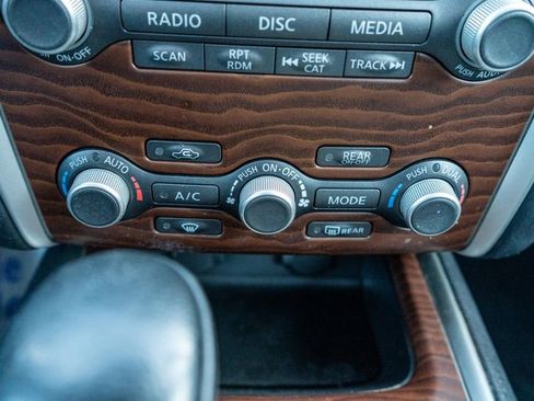 Used 2017 Nissan Pathfinder Platinum w/ Family Entertainment Package image 40