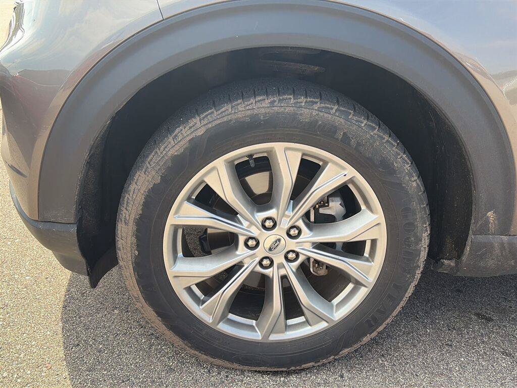 Used 2021 Ford Explorer XLT w/ Equipment Group 202A AWD/4WD image 36