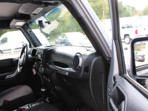 Used 2015 Jeep Wrangler Unlimited Sport w/ Quick Order Package 24S image 17