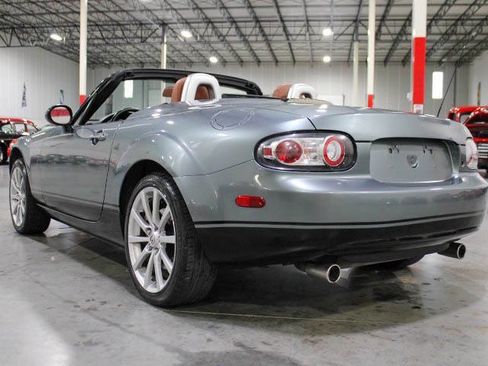 Used 2007 MAZDA MX-5 Miata Grand Touring w/ Premium Pkg image 4