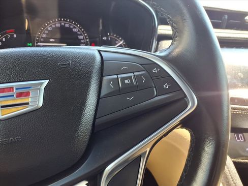 Used 2019 Cadillac XT5 Base image 16