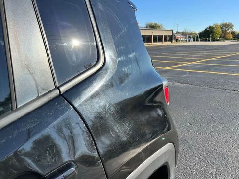 Used 2015 Jeep Renegade Latitude image 31