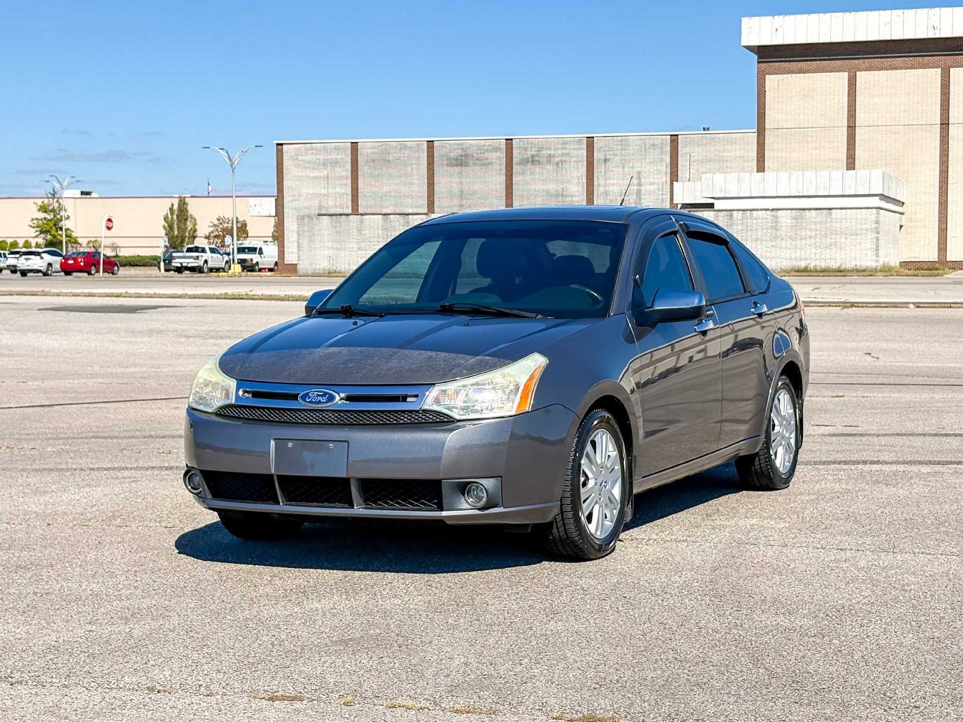 Used 2010 Ford Focus SEL FWD image 4