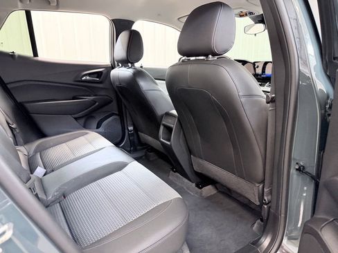 Used 2025 Chevrolet Trax LT w/ Driver Confidence Package FWD image 26
