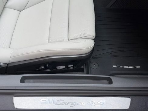 Used 2024 Porsche 911 Targa 4S w/ Premium Package image 24