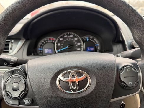 Used 2012 Toyota Camry LE image 22