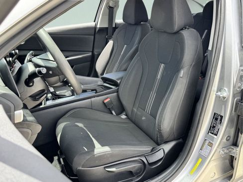 Used 2022 Hyundai Elantra SEL w/ Preferred Accessory Package FWD image 26
