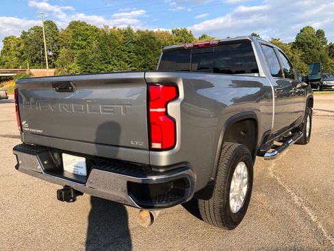 Used 2024 Chevrolet Silverado 2500 LTZ w/ LTZ Premium Package image 6
