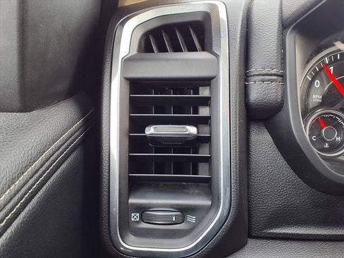 Used 2019 RAM 1500 Laramie image 27