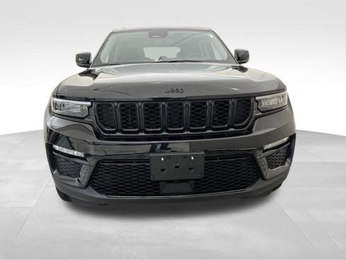 Used 2023 Jeep Grand Cherokee Limited w/ Black Appearance Package image 9