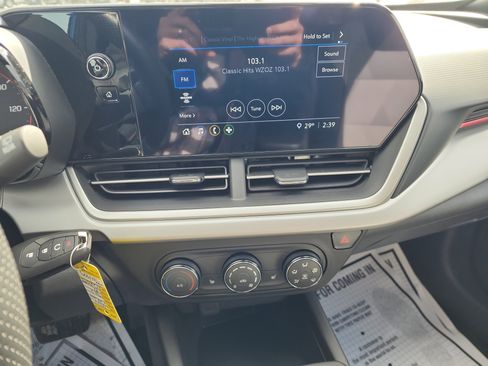 Certified 2024 Chevrolet Trax RS image 12