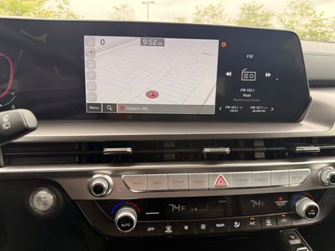 Used 2025 Kia Telluride S FWD image 22