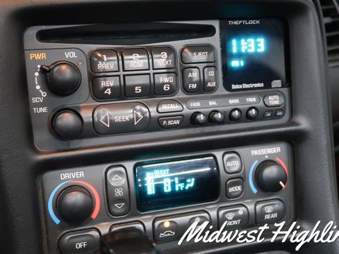 Used 2000 Chevrolet Corvette Convertible w/ Memory Pkg image 24