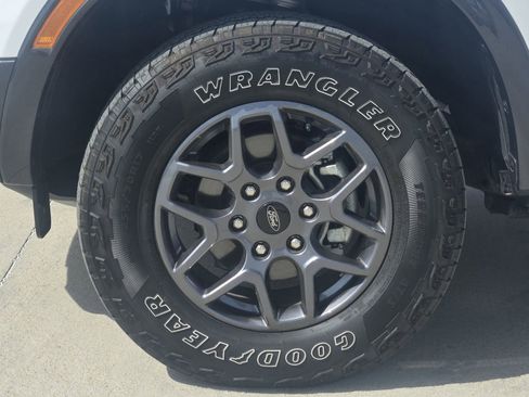 Used 2024 Ford Ranger XLT w/ FX4 Off-Road Package AWD/4WD image 13