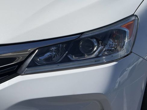 Used 2017 Honda Accord Sport image 19