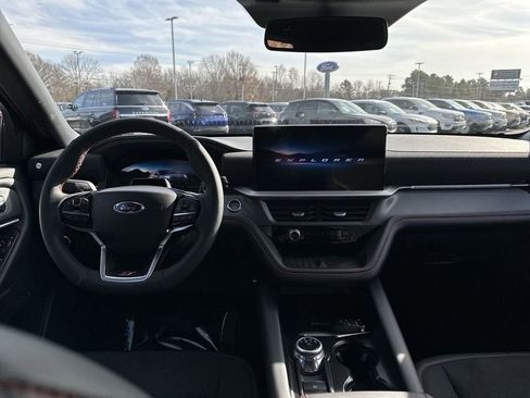 New 2025 Ford Explorer ST image 18