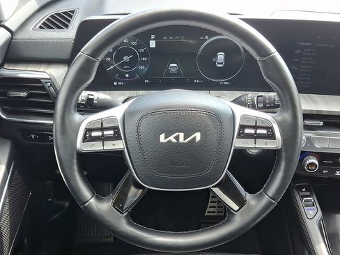 Used 2024 Kia Telluride SX Prestige w/ Towing Package AWD/4WD image 13