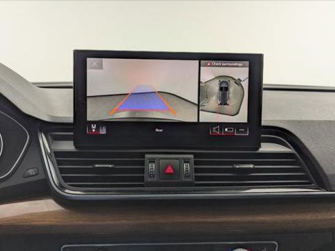 Used 2021 Audi Q5 e Premium Plus w/ Premium Plus Package image 29