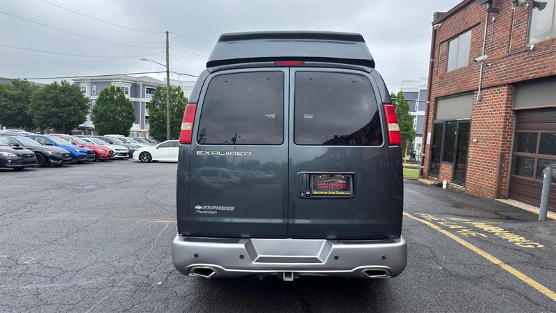 Used 2015 Chevrolet Express 2500 Extended RWD image 10