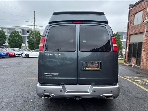 Used 2015 Chevrolet Express 2500 Extended RWD image 10