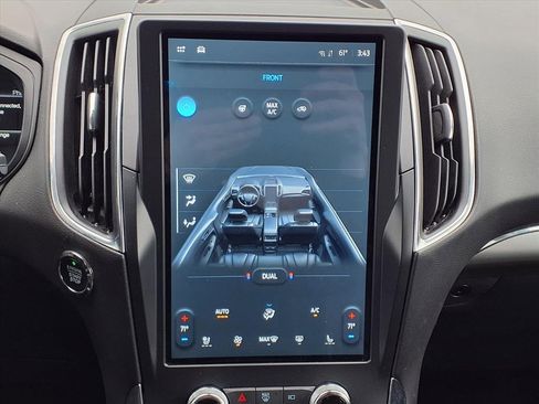 Used 2024 Ford Edge Titanium image 17