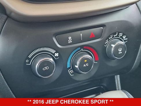 Used 2016 Jeep Cherokee Sport FWD image 28