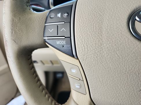 Used 2011 Toyota Avalon FWD image 15