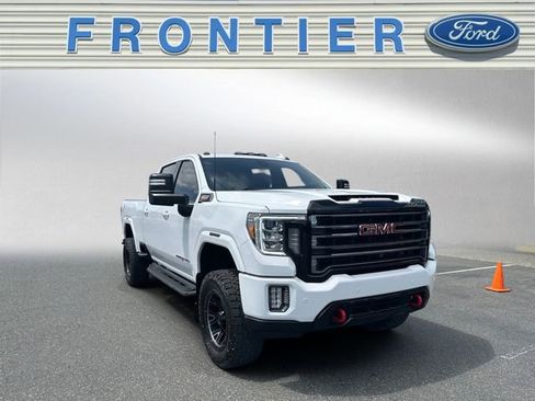 Used 2022 GMC Sierra 2500 AT4 w/ AT4 Premium Plus Package AWD/4WD image 8