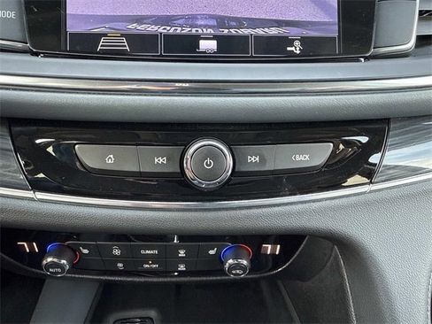 Used 2021 Buick Enclave Essence w/ Sport Touring Edition image 25