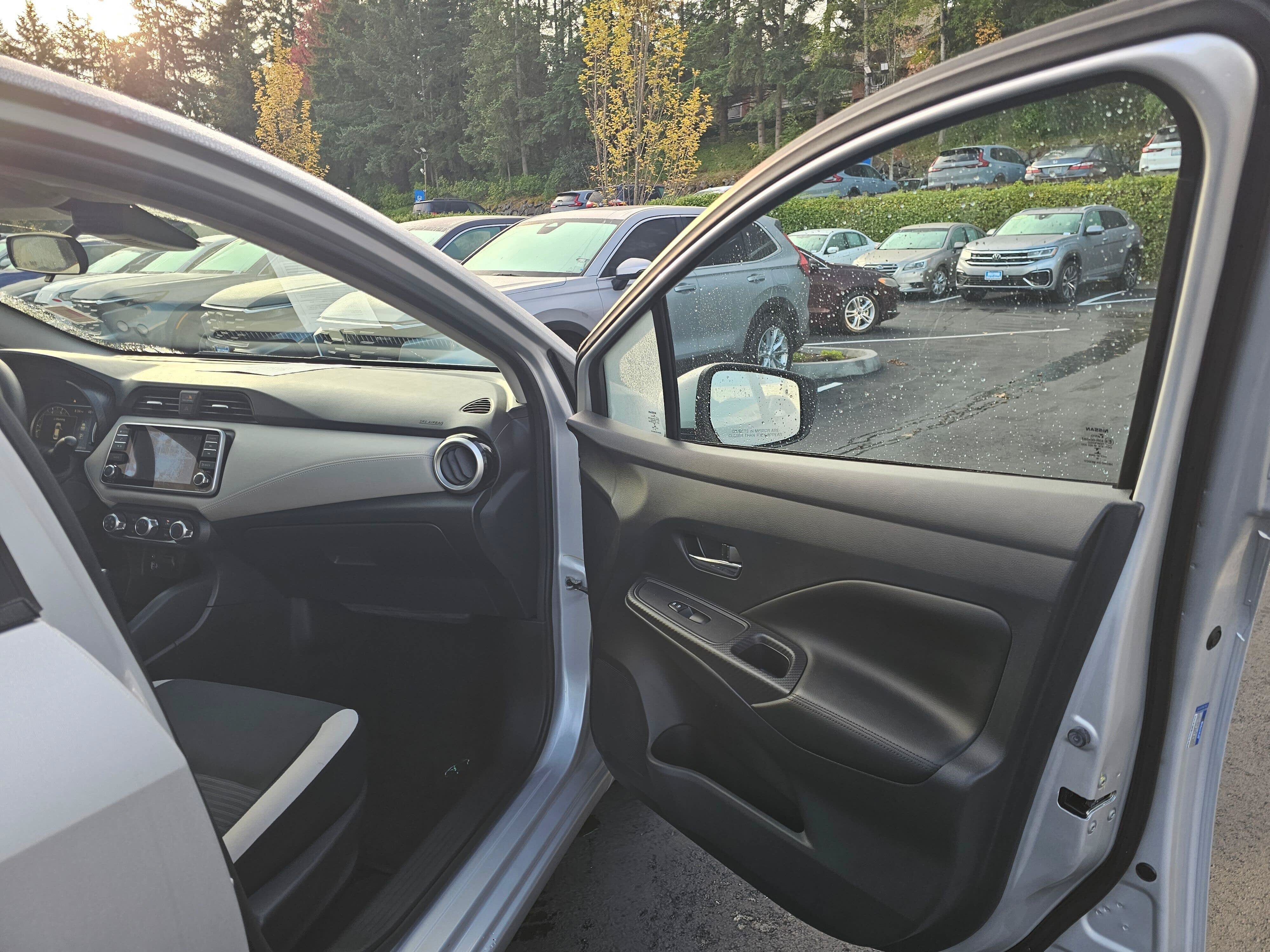 Used 2020 Nissan Versa SV FWD image 12