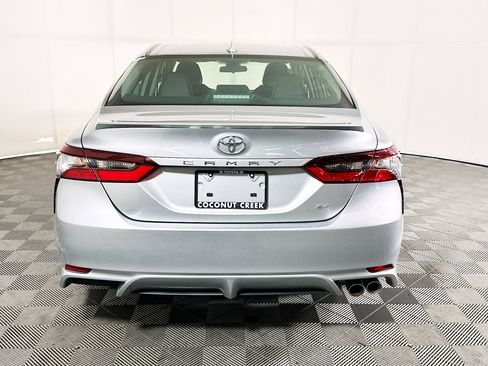 Used 2023 Toyota Camry SE FWD image 4