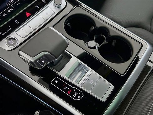 New 2026 Audi Q8 Premium Plus image 18