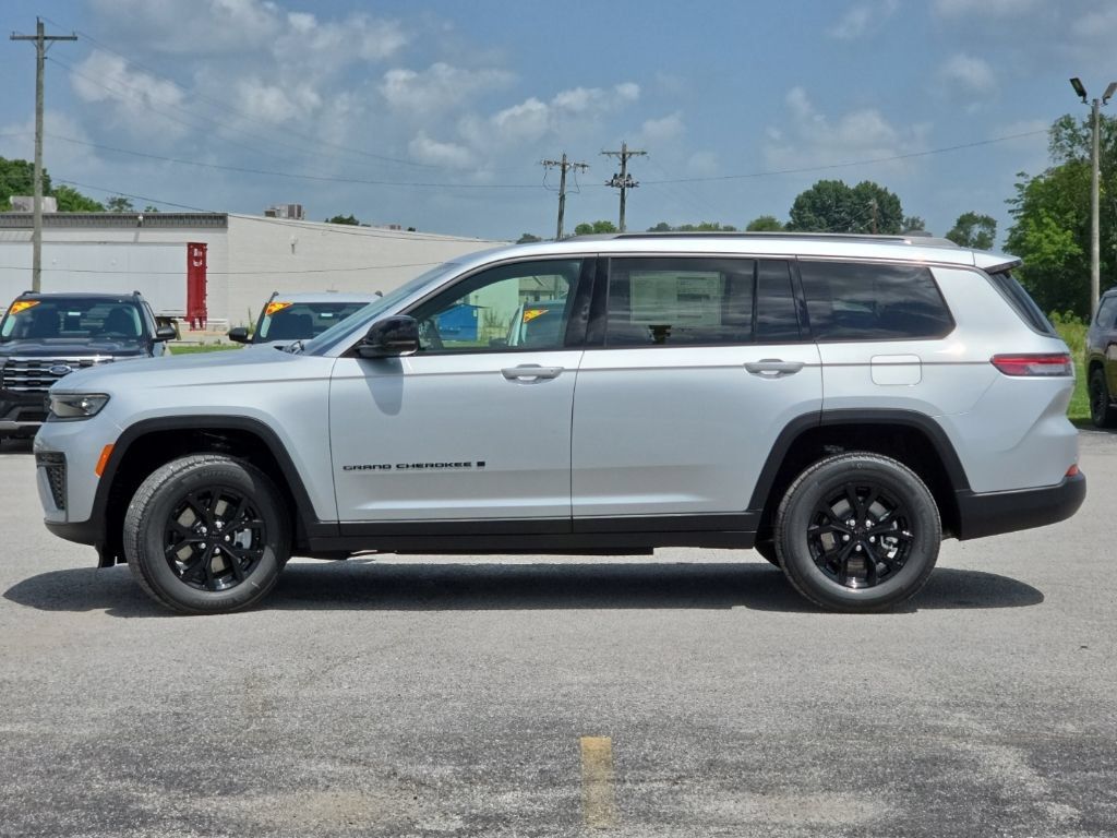 New 2026 Jeep Grand Cherokee L 4WD image 4