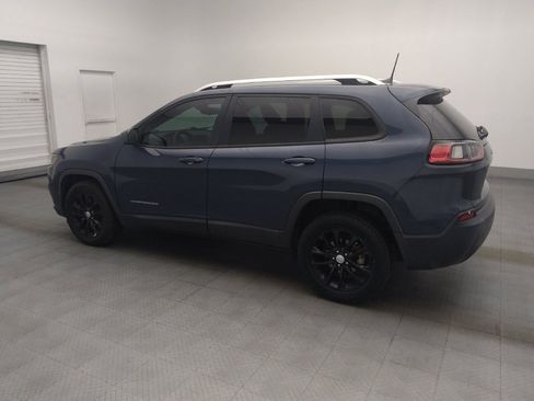 Used 2021 Jeep Cherokee Latitude FWD image 3