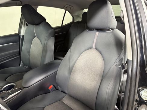 Used 2023 Toyota Camry LE FWD image 13