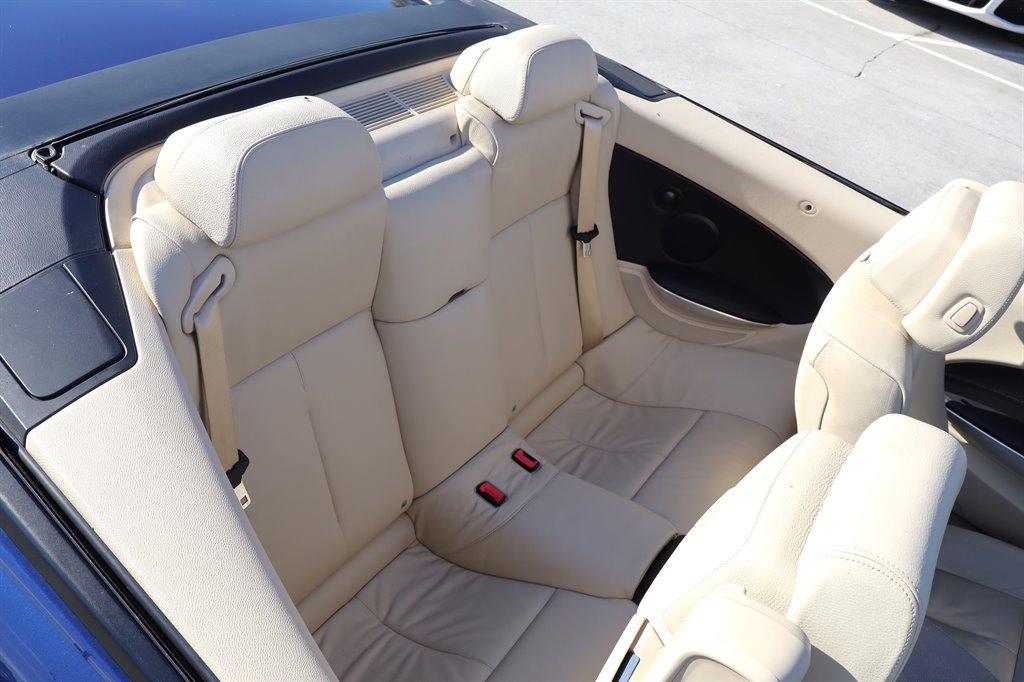 Used 2010 BMW 650i Convertible RWD image 28
